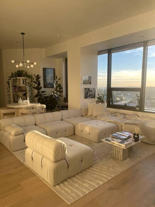 Luxury Highrise Condo Downtown La 로스앤젤레스 외부 사진
